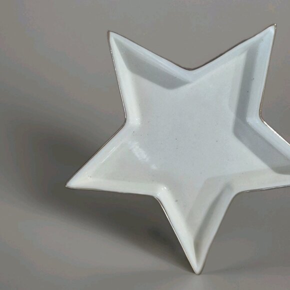 Set Of (3) Star Shaped White Stacked Trinket Dishes w/Gold Accent Design - Picture 4 of 13